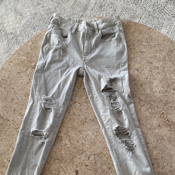 American Eagle Grey Skinny Jeans! - Picture 1 of 3